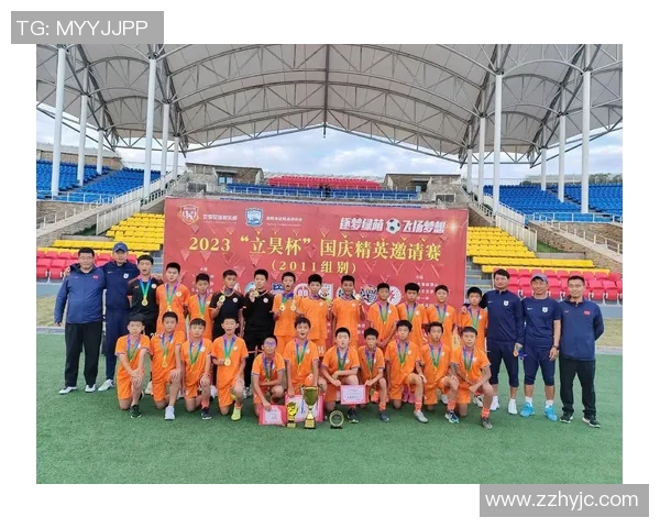 感谢足球教练的辛勤付出与无私奉献让我们在球场上成长与进步